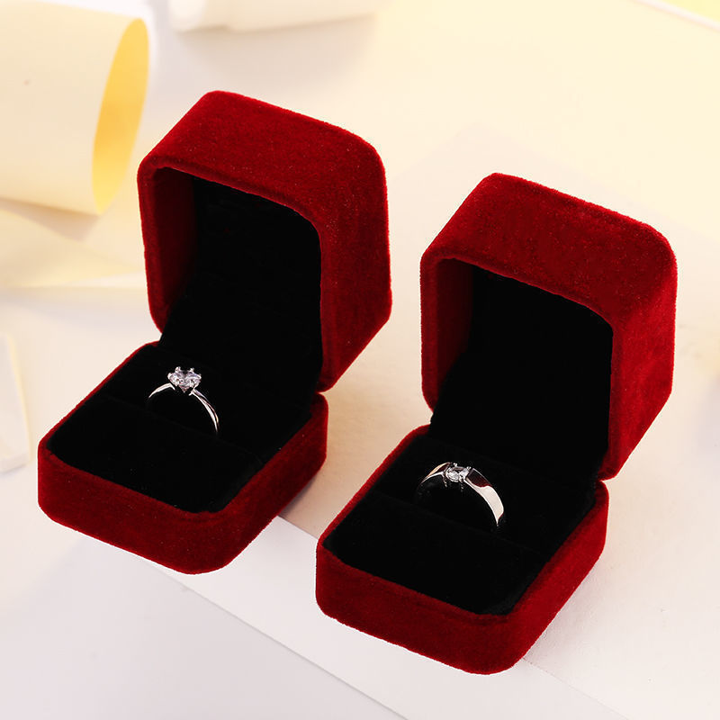 สแควร์สีแดงหมั้นกํามะหยี่ต่างห - Body Jewelry Display บทวิจารณ์และราคา