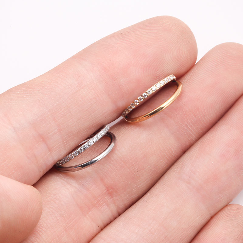 ASTM F136 ไทเทเนียม 16G Moon แ - Zoor Body Jewelry บทวิจารณ์และราคา